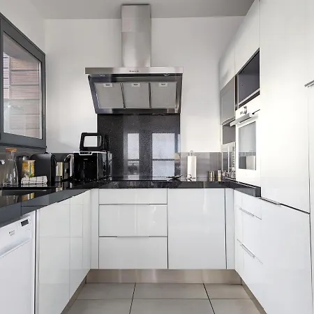 Apartahotel Lofts - Centre Ramblas 3*