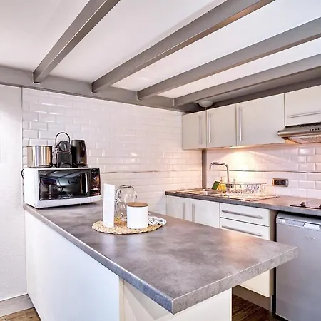 Aparthotel Lofts - Centre Ramblas 4*