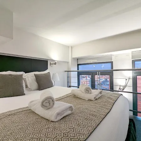 Lofts - Centre Ramblas Aparthotel 4*