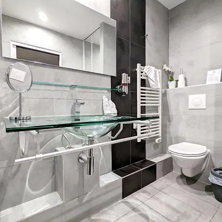 Lofts - Centre Ramblas Ξενοδοχείο με διαμερίσματα 3*