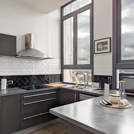 Lofts - Centre Ramblas Aparthotel 3*